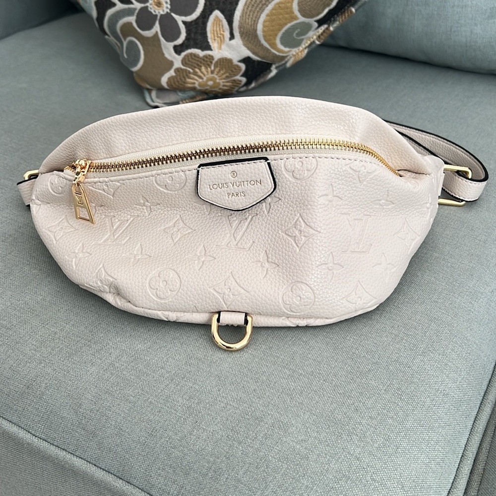Louis Vuitton Fanny pack